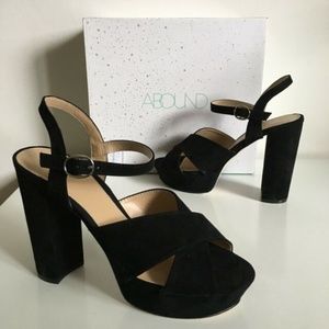 Abound Yazmin Faux Suede Sandal Black US10 NWT